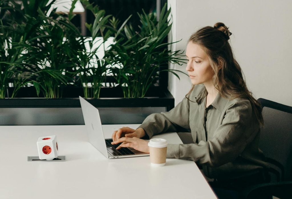 Be a Freelancer: Pro Tips for Finding Your First Job